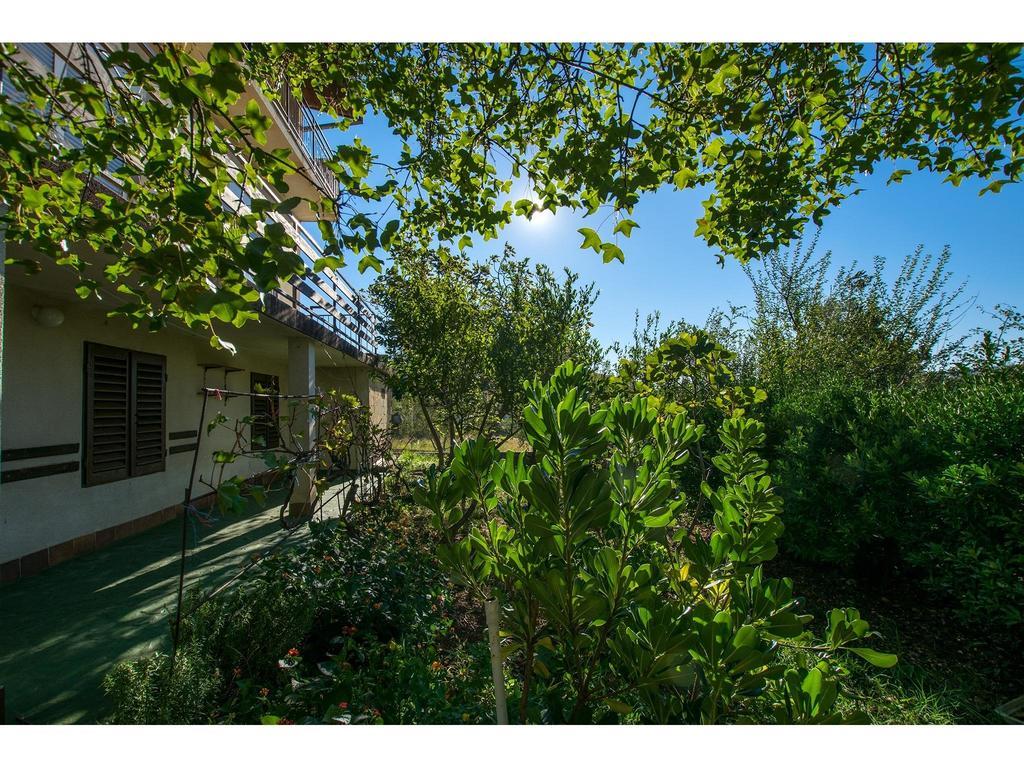Apartments Velebit Starigrad Paklenica Ngoại thất bức ảnh