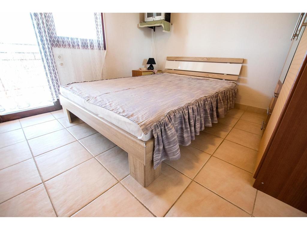 Apartments Velebit Starigrad Paklenica Ngoại thất bức ảnh