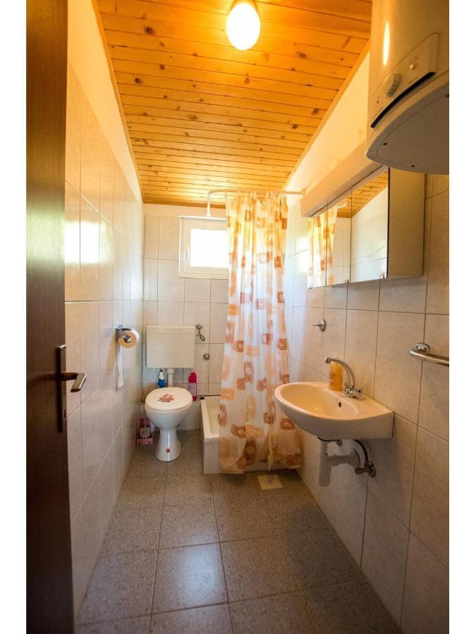 Apartments Velebit Starigrad Paklenica Phòng bức ảnh